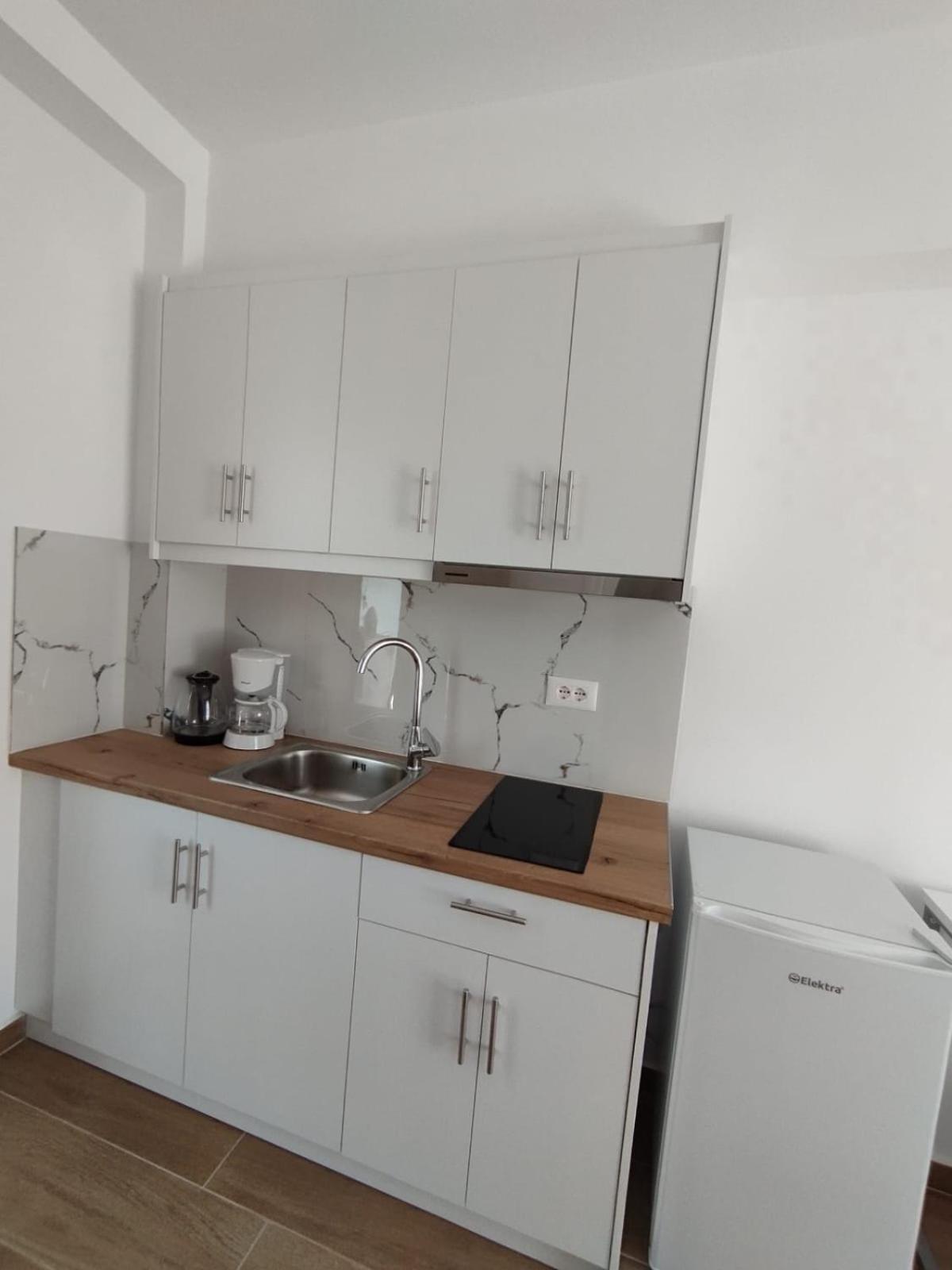 Amente Apartaments Ksamil Eksteriør billede