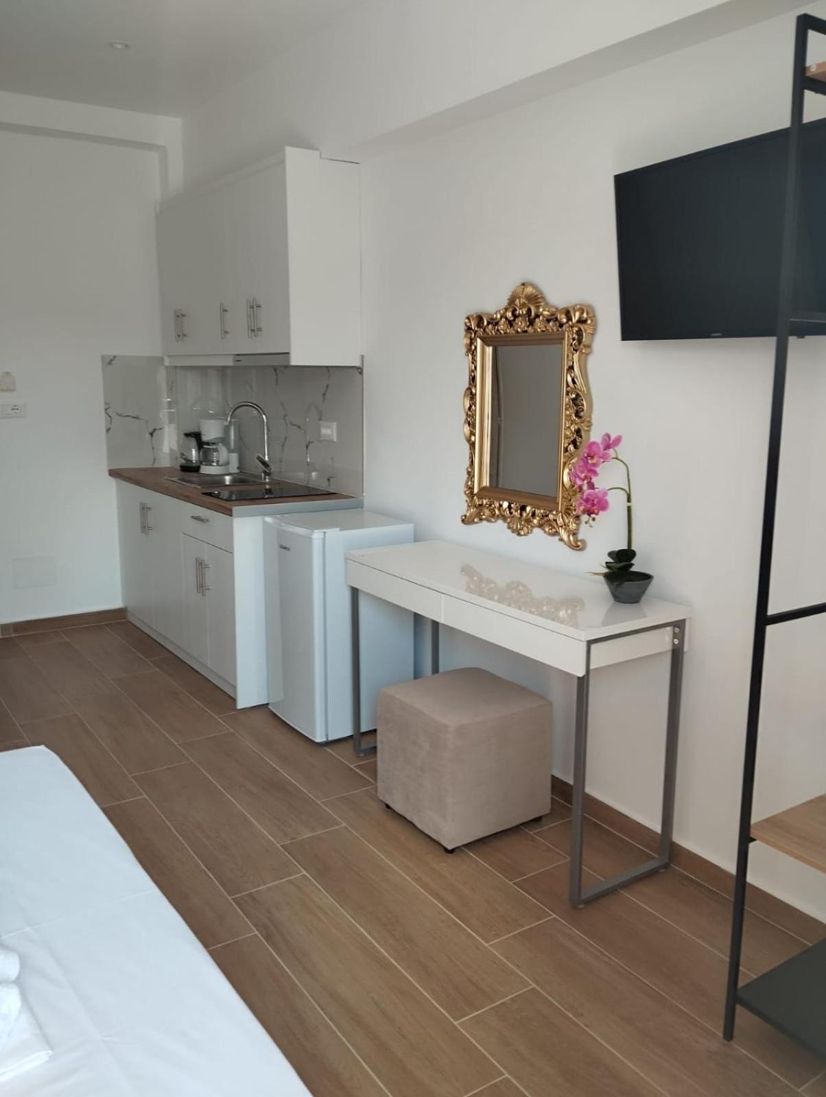 Amente Apartaments Ksamil Eksteriør billede